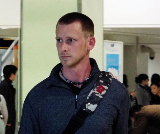 大阪空港に降り立ったディクソン