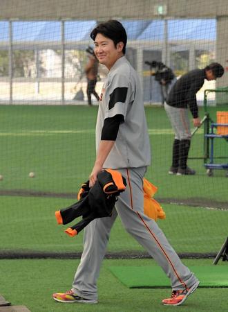 練習を終えた巨人・菅野＝宮崎県総合運動公園（撮影・堀内翔）