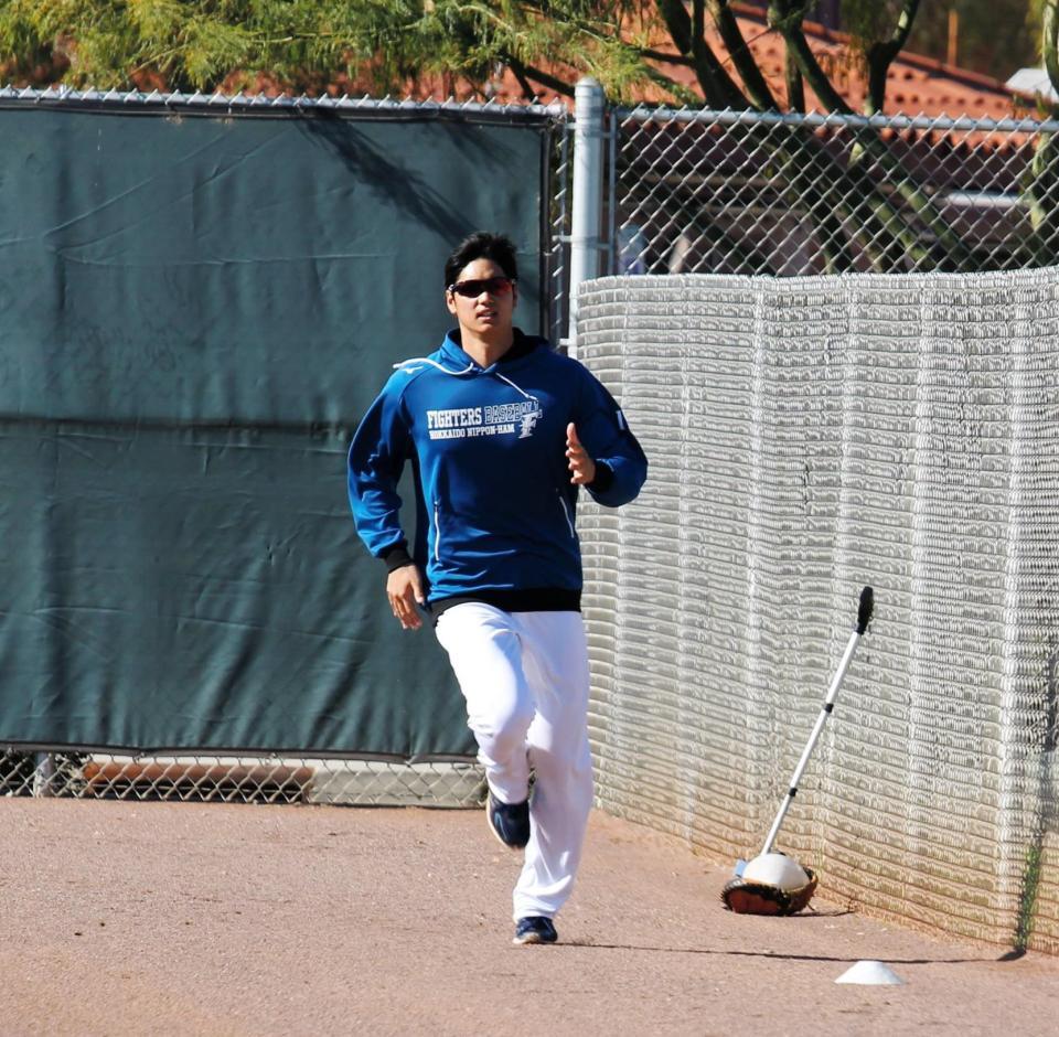 　強度を上げてランニングを行う日本ハム・大谷