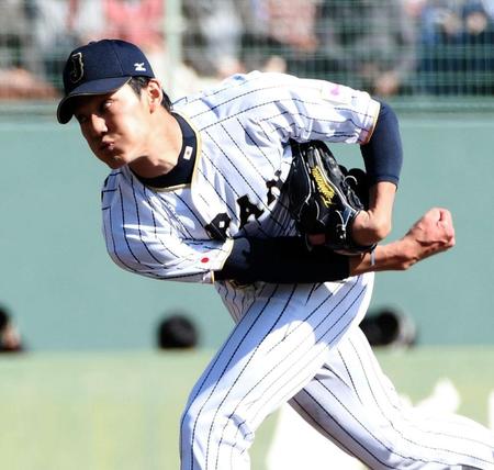 ３番手で登板し力投する阪神・藤浪＝宮崎（撮影・棚橋慶太）