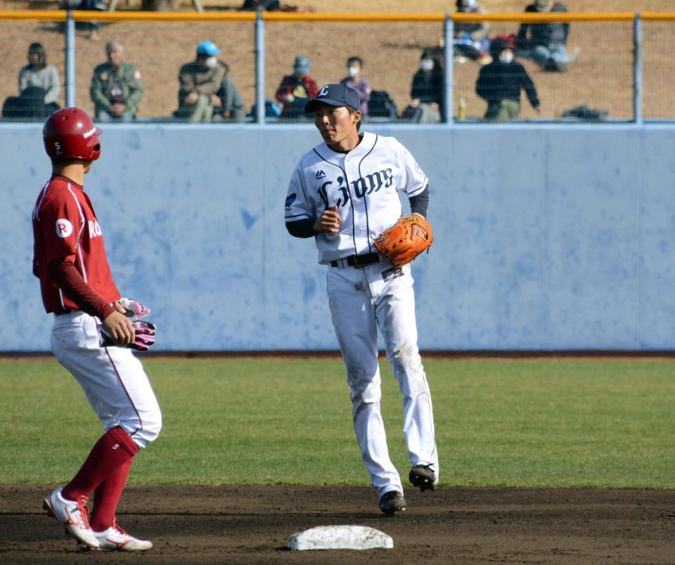 楽天戦に９番遊撃でスタメン出場した西武・源田