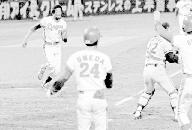 中日デービスは激しい気性も超一流…日本刀と手裏剣を手に両親を脅迫！？