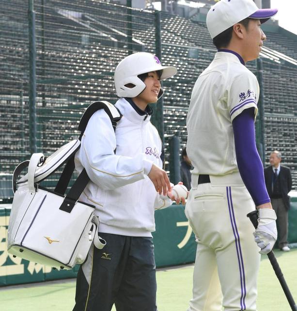 女子マネが“史上初”の甲子園練習参加　不来方の３人