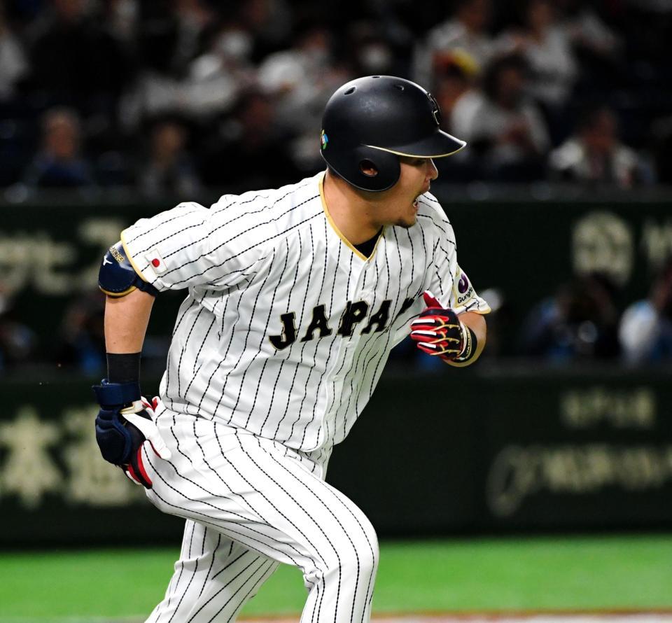 ５回、適時打を放ち雄たけびを上げるＤｅＮＡ・筒香嘉智＝東京ドーム（撮影・棚橋慶太）