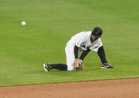 ４回、菊池がまさかの失策＝ドジャースタジアム