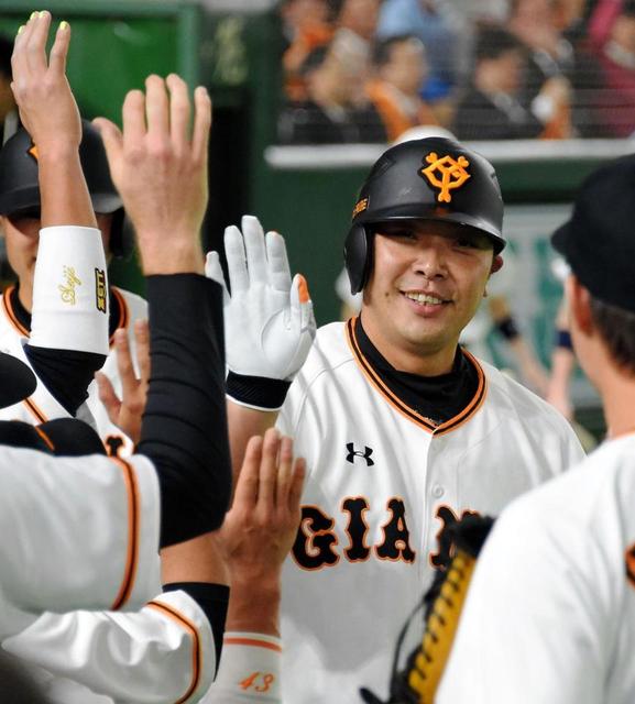 巨人・阿部が今季１２球団１号本塁打　中日・大野から自身開幕初アーチ