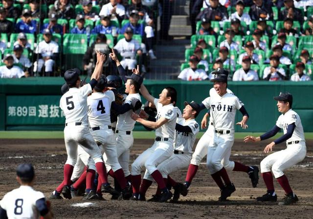 大阪桐蔭２度目Ｖ　大阪決戦制した！西島「思いをぶつけた」史上初の決勝戦代打弾