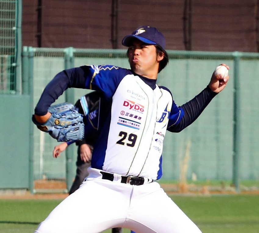 　２回を無失点で切り抜けた兵庫の井川