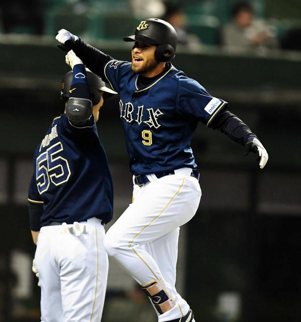 ロメロ、来日１号３ラン　オリックス１勝