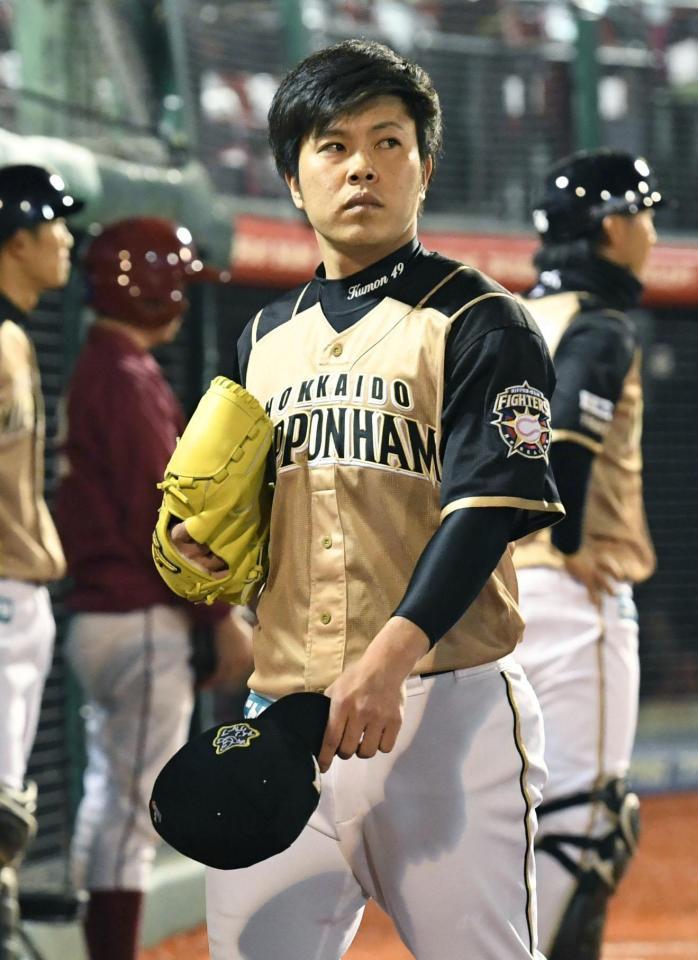 楽天、日本ハムは警告試合 公文が藤田へ頭部死球で危険球退場/野球 