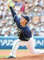 　８回１失点で今季初勝利を挙げたヤクルト・小川＝横浜