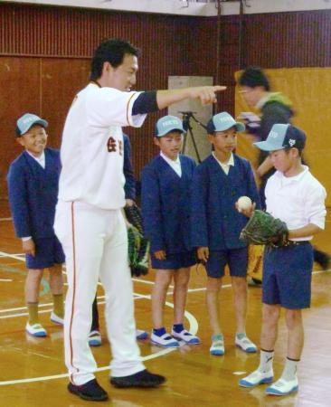 巨人の長野らが被災地訪問 熊本で１８日に公式戦