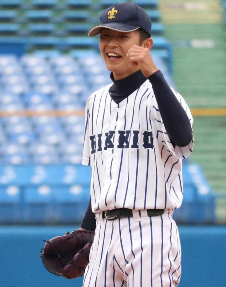 　初勝利を１安打完封で飾った立大・田中誠