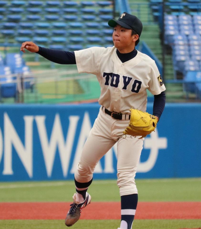 今季２勝目を挙げた東洋大の村上頌樹投手