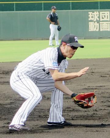 阪神・西岡が２軍の練習に合流 「体づくりはできた自信がある」