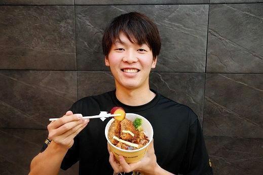 ロッテ・二木康太の「おい丼」でスペシャルサービス　サツマイモ増量
