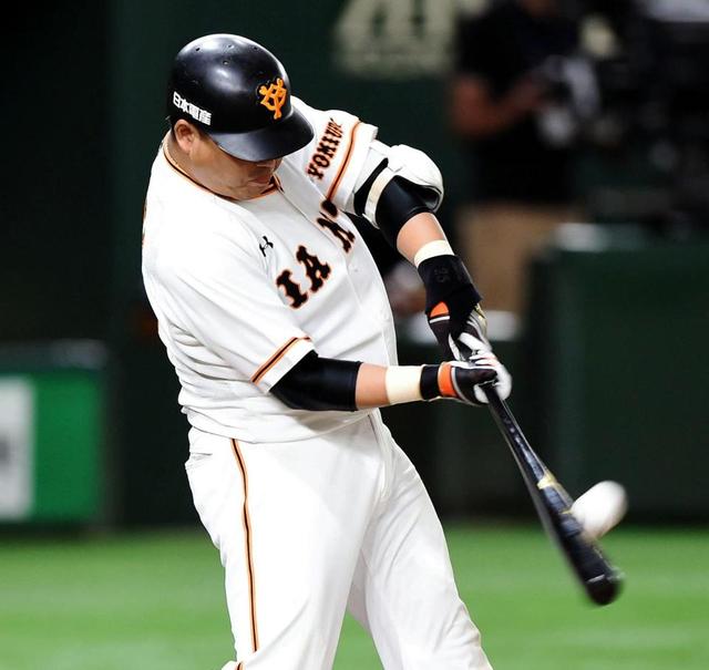巨人・村田が通算350号の満塁弾 8連敗中の巨人が1点差に迫る/野球