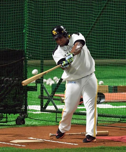 ソフトバンク・デスパイネ、２３日出場に意欲　内川は復帰厳しく…