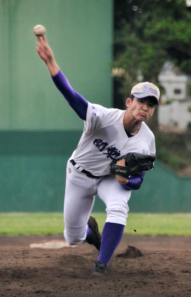 　中央学院との練習試合で２回無失点と好投した関東第一・高橋