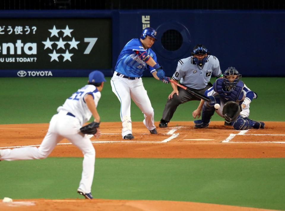 １回表２死、筒香が空振り三振に倒れる