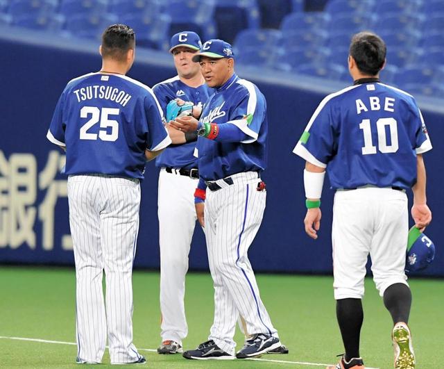 DeNAラミレス監督、名球会入り目前の巨人・阿部にエール/野球