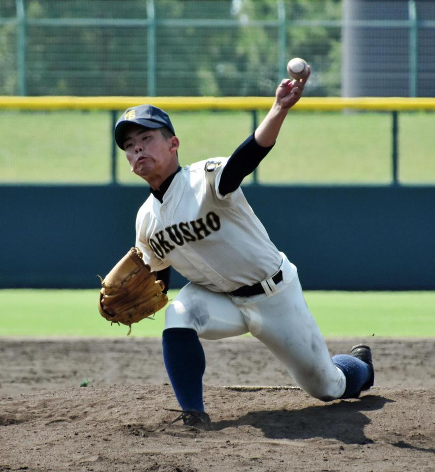 ４安打３失点の力投で池田を下した徳島商のエース・佐藤