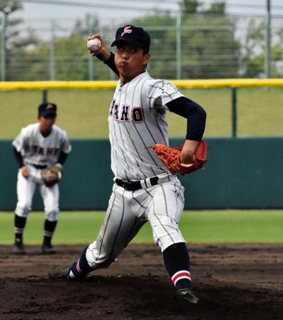 ３安打１失点の好投で初戦を突破した板野・森井