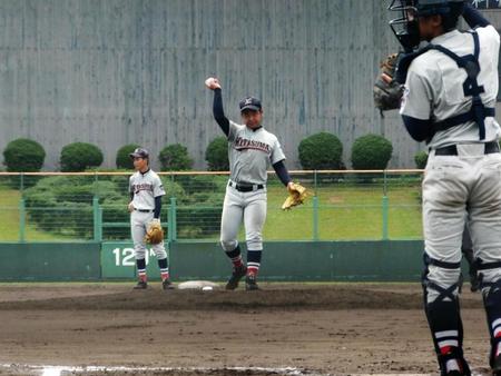 兵庫大会３回戦・科学技術戦で先発した北須磨・岩瀬