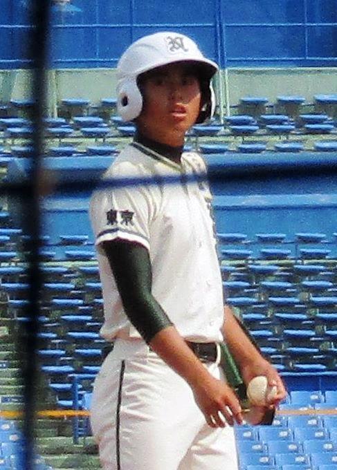 試合前の練習に臨んだ二松学舎大付・田中彗投手