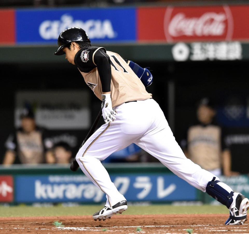 　８回、二ゴロに倒れる日本ハムの代打・大谷