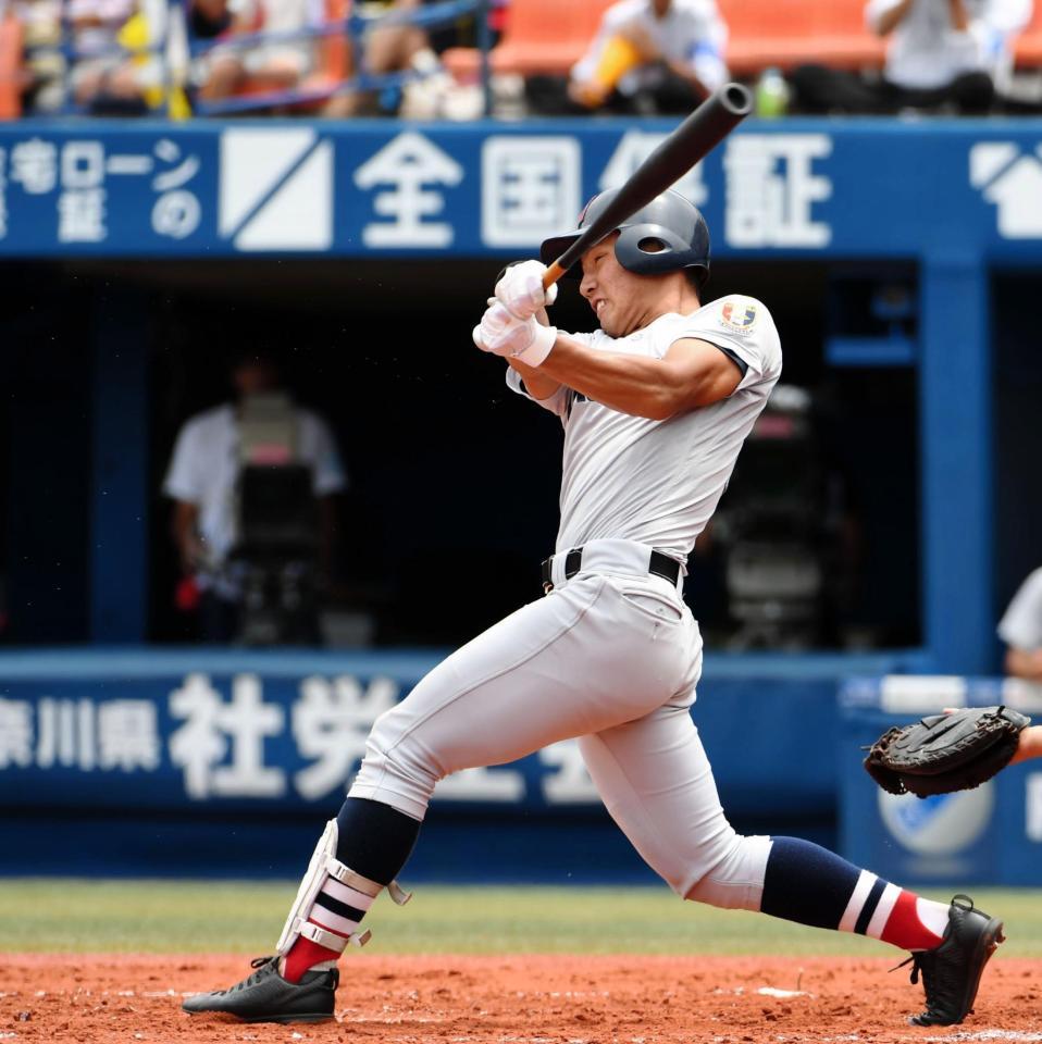 １回横浜１死一、二塁、左前に同点適時打を放つ横浜・増田珠＝横浜スタジアム（撮影・中田匡峻）