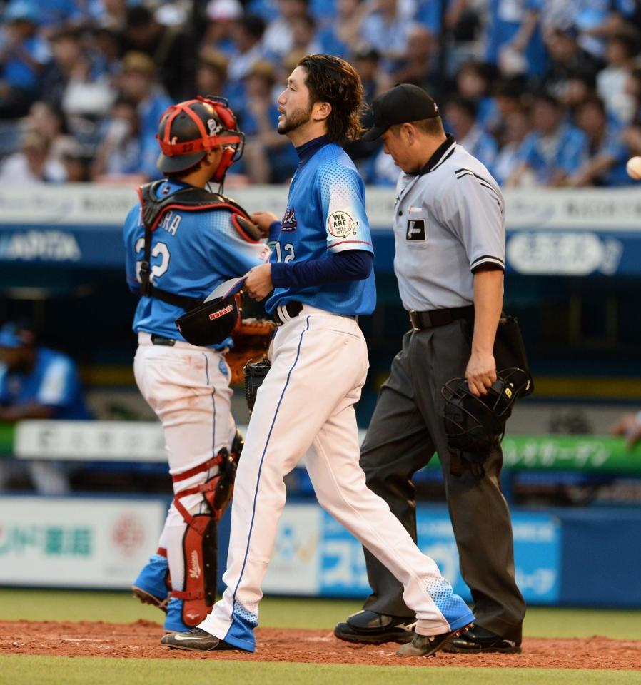 　３回までに７点を奪われたロッテ・石川