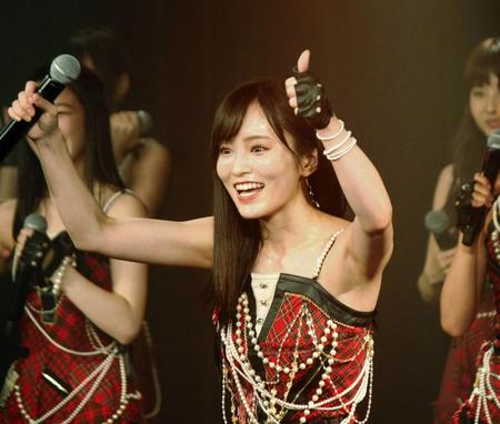 「生誕祭」公演で会場を盛り上げた山本彩＝大阪・ＮＭＢ４８劇場