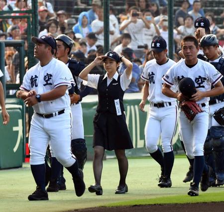 木更津総合対日本航空石川　日本航空石川の記録員＝甲子園（撮影・山口登）