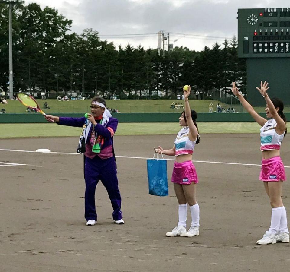 紋別・士別・新十津川での北海道シリーズで奮闘する謎のキャラクター「ＤＪチャス。」