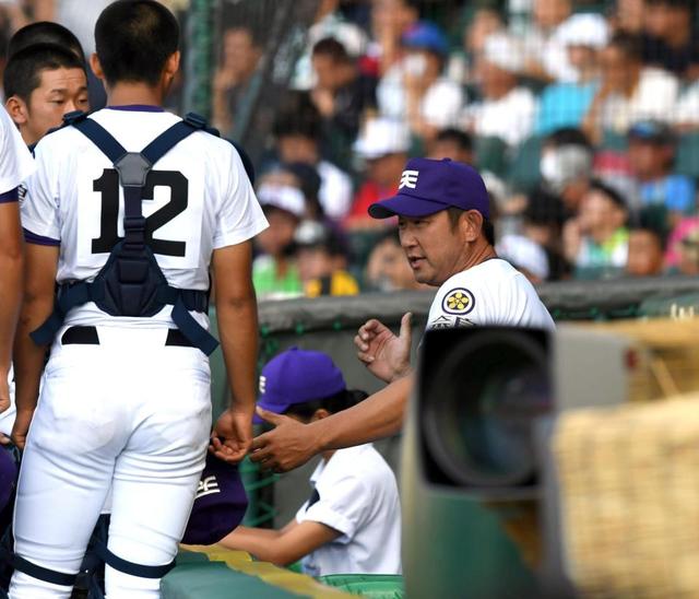 天理・中村良二監督が甲子園初さい配初勝利　神野が２打席連続本塁打