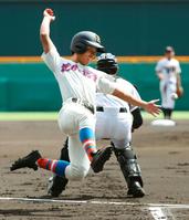 花咲徳栄高校が「警察（えふびーあい）」をテーマにダンスを披露