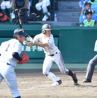 ２０日の準々決勝、仙台育英戦で２点適時二塁打を放った広陵・吉岡