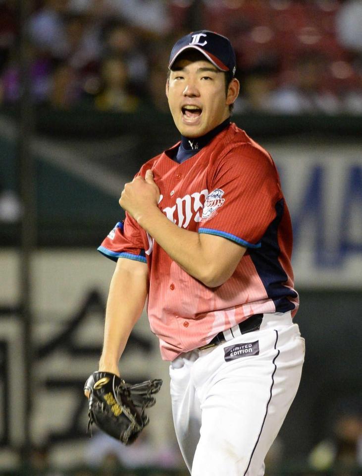 　６回、ウィーラーを三振に仕留めガッツポーズする菊池