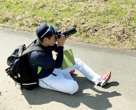 　カメラマンになりきる寺島