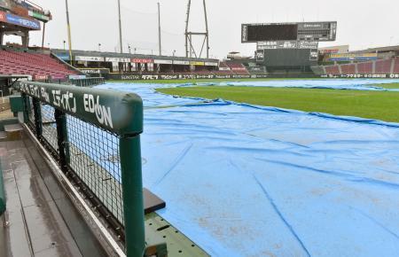 　雨天のため、第４戦が２１日に続き中止となったマツダスタジアム