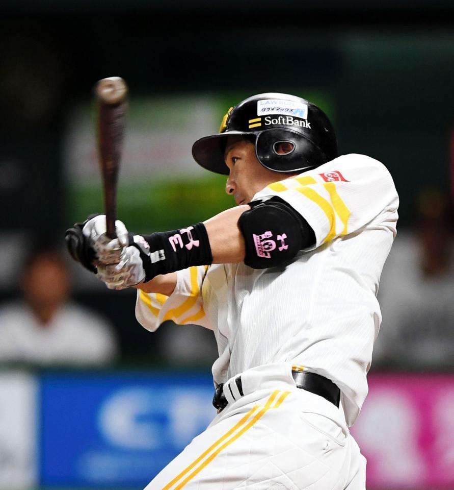 ４回、松田が左越え２ランを放つ