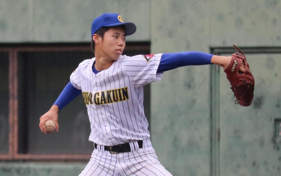 　３失点しながらもリードを守り切った中央学院の大谷