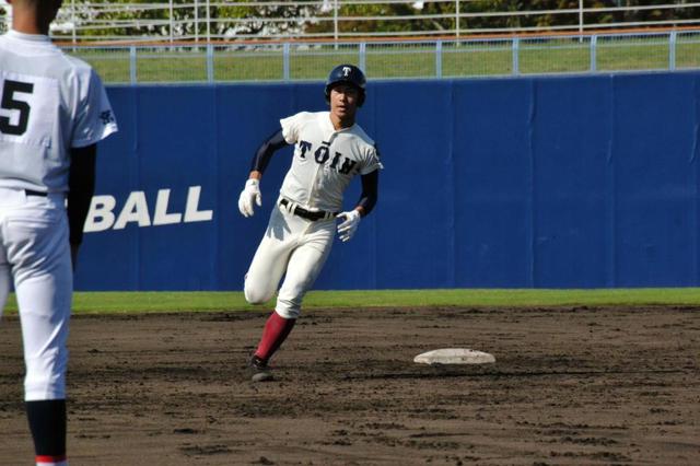 大阪桐蔭が猛打爆発、15安打12点で8強へ 秋季近畿大会