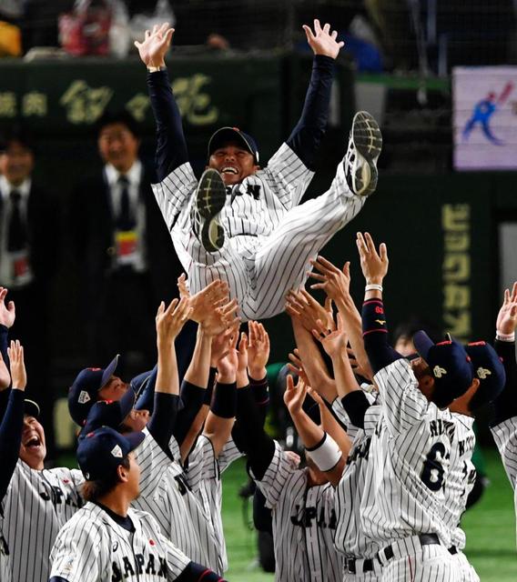 侍Ｊが韓国圧倒！３連勝で初代王者　稲葉監督の初陣飾り４度舞った