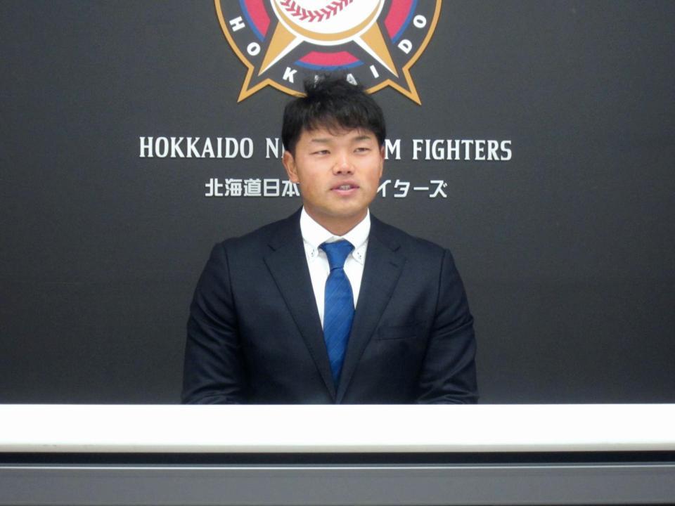 契約更改交渉に臨んだ日本ハム・大嶋＝鎌ケ谷