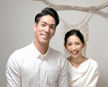 結婚を発表したＤｅＮＡ・荒波（左）とタレントの宮崎瑠依