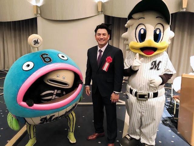 ロッテ・井口監督の引退記念パーティーに「謎の魚」が勝手に参加