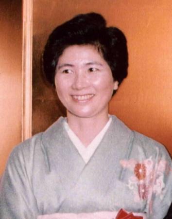 　「星野新監督を励ます会」での扶沙子夫人＝８７年１月２６日