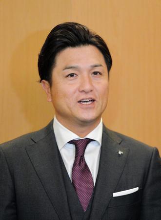 野球殿堂入りした松井秀喜氏について話す巨人・高橋由伸監督＝東京ドームホテル（撮影・西岡正）